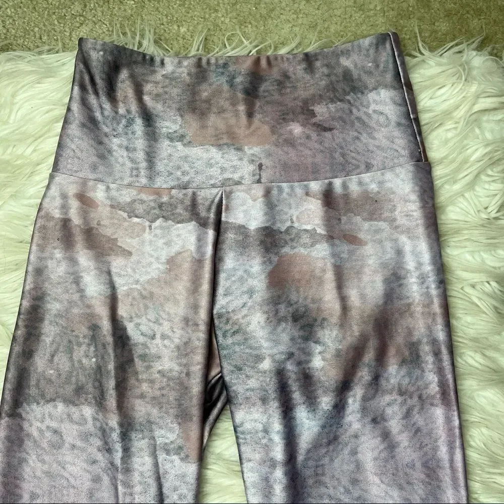 Onzie High Rise Basic Midi Legging Animal Dusk